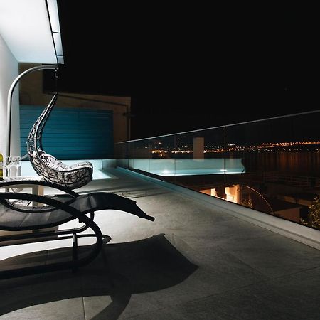 Villa Magna - Seaside Villa With Pool And Sauna Трогир Экстерьер фото